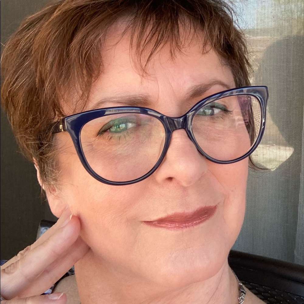 Meet your Posher, Pamela